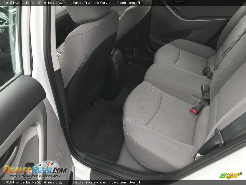 2016 Hyundai Elantra SE White / Gray Photo #12