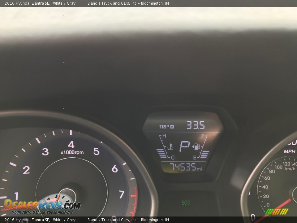 2016 Hyundai Elantra SE White / Gray Photo #14