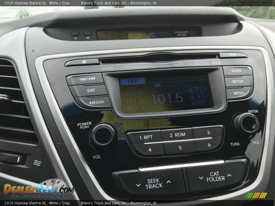 2016 Hyundai Elantra SE White / Gray Photo #15