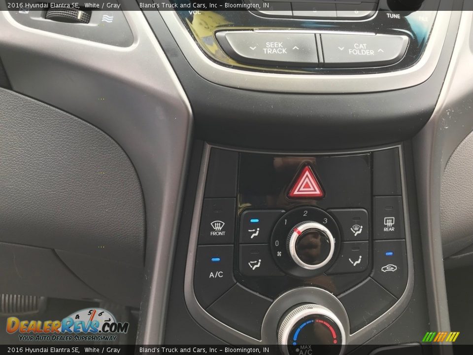 2016 Hyundai Elantra SE White / Gray Photo #16