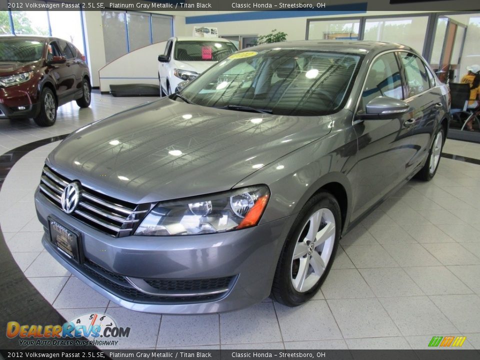 2012 Volkswagen Passat 2.5L SE Platinum Gray Metallic / Titan Black Photo #1