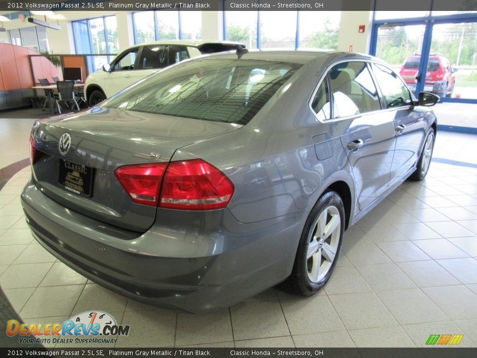 2012 Volkswagen Passat 2.5L SE Platinum Gray Metallic / Titan Black Photo #7