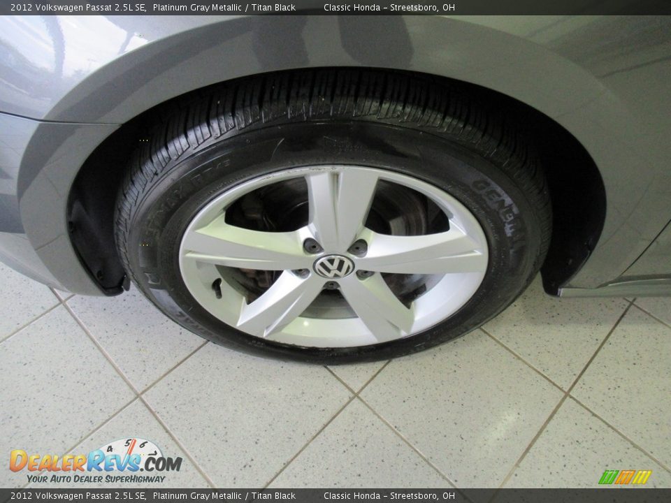 2012 Volkswagen Passat 2.5L SE Platinum Gray Metallic / Titan Black Photo #12