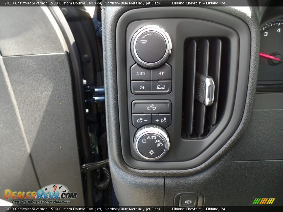 Controls of 2020 Chevrolet Silverado 1500 Custom Double Cab 4x4 Photo #23
