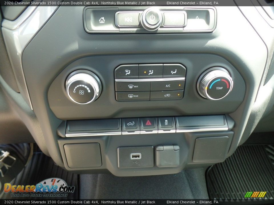Controls of 2020 Chevrolet Silverado 1500 Custom Double Cab 4x4 Photo #30