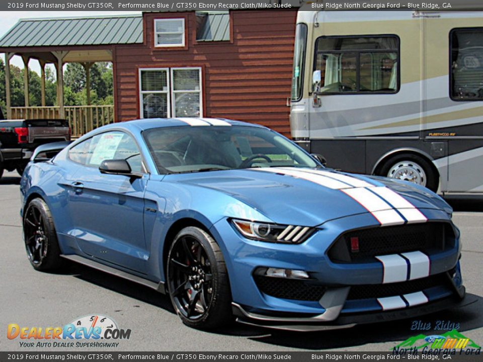 Front 3/4 View of 2019 Ford Mustang Shelby GT350R Photo #7