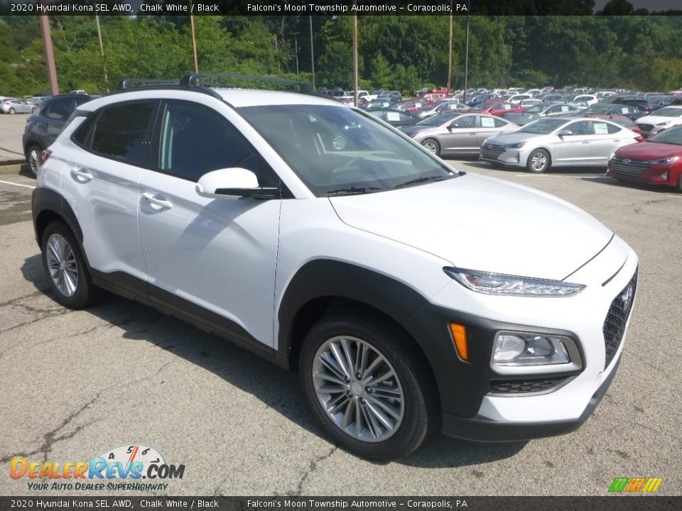 Front 3/4 View of 2020 Hyundai Kona SEL AWD Photo #3