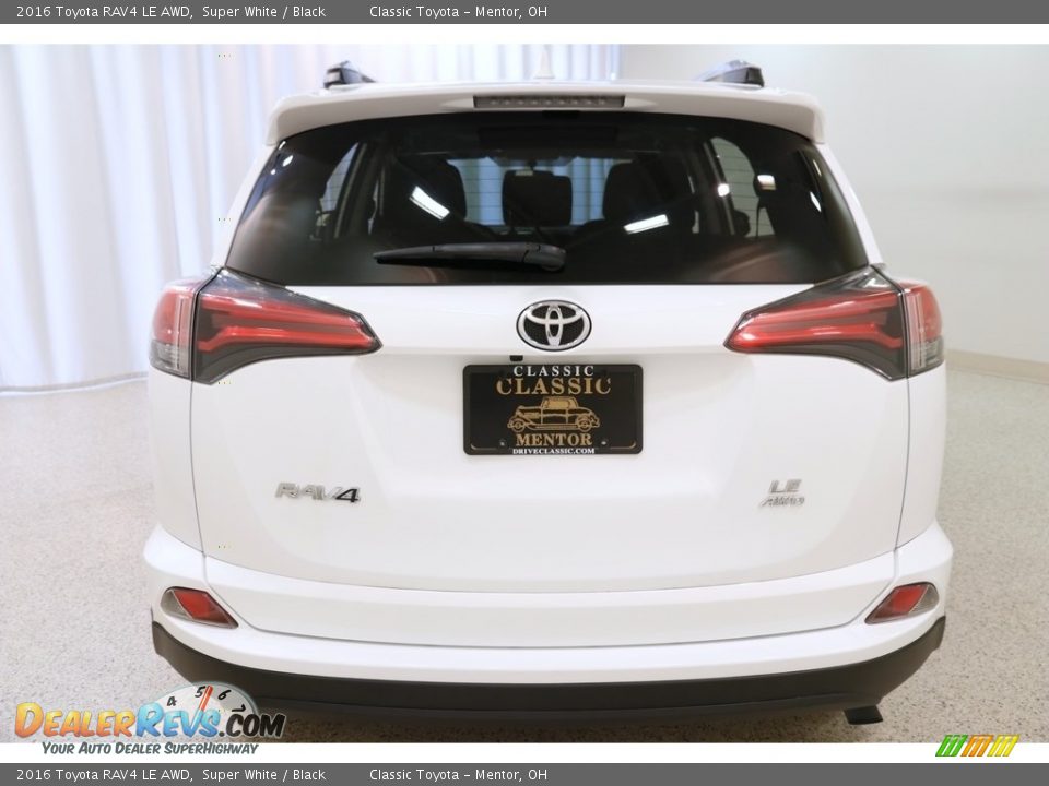 2016 Toyota RAV4 LE AWD Super White / Black Photo #19