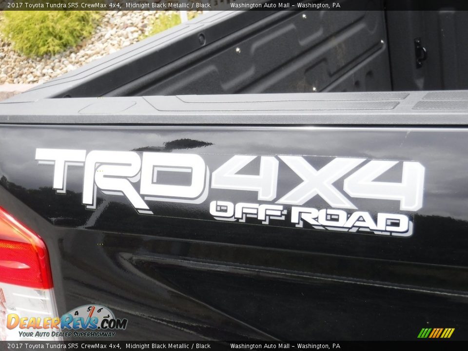 2017 Toyota Tundra SR5 CrewMax 4x4 Midnight Black Metallic / Black Photo #5