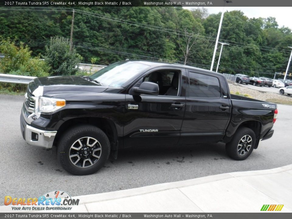 2017 Toyota Tundra SR5 CrewMax 4x4 Midnight Black Metallic / Black Photo #8