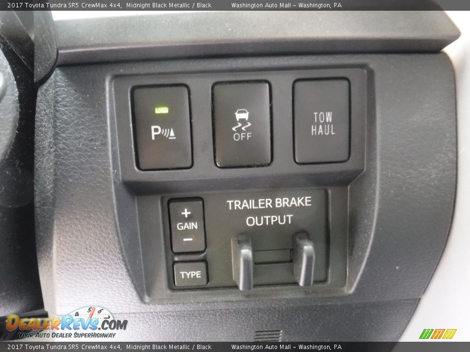 2017 Toyota Tundra SR5 CrewMax 4x4 Midnight Black Metallic / Black Photo #17