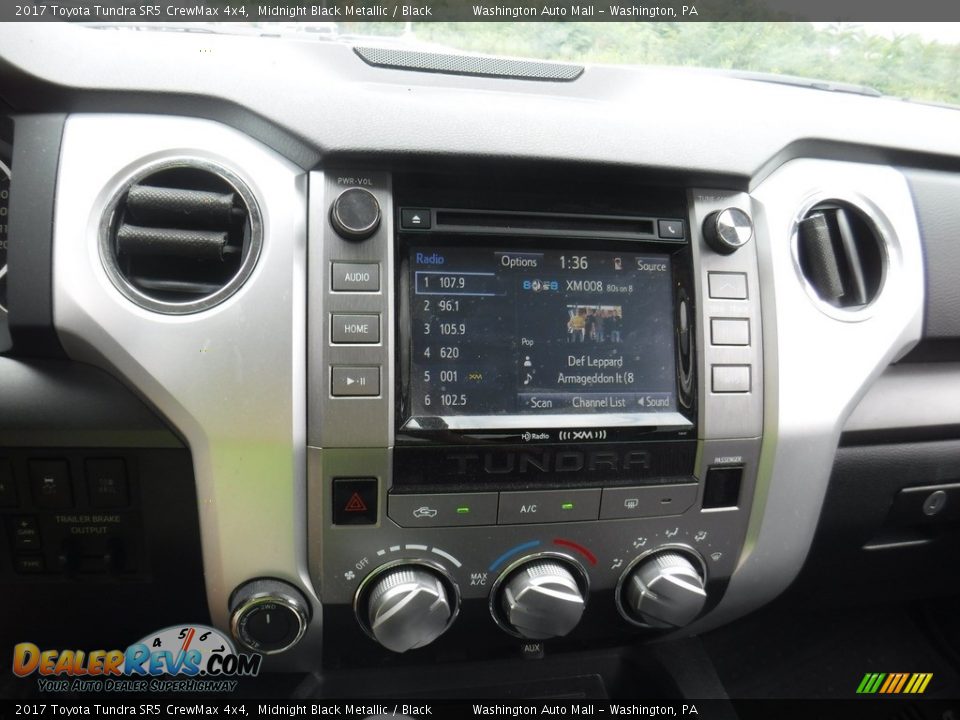 2017 Toyota Tundra SR5 CrewMax 4x4 Midnight Black Metallic / Black Photo #18
