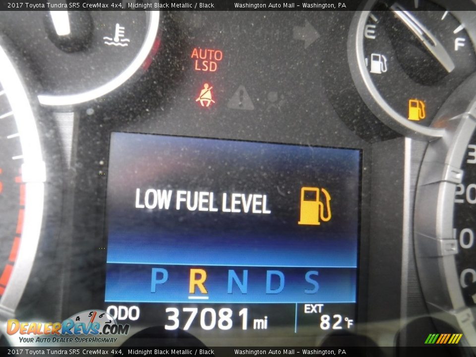 2017 Toyota Tundra SR5 CrewMax 4x4 Midnight Black Metallic / Black Photo #28
