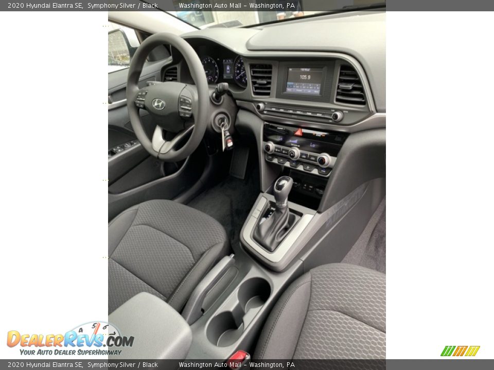 Dashboard of 2020 Hyundai Elantra SE Photo #28