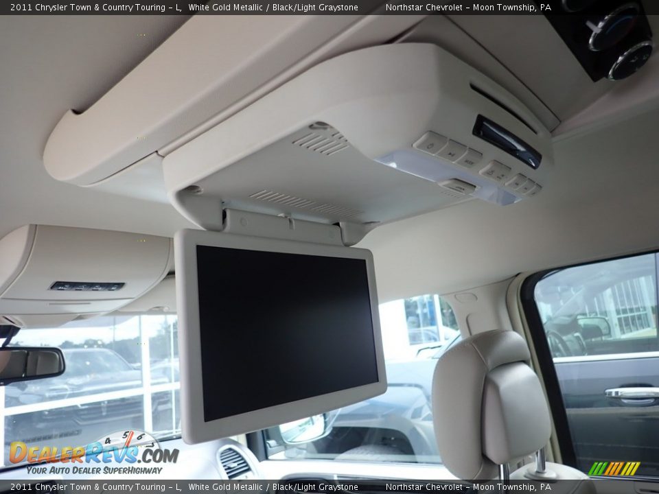 2011 Chrysler Town & Country Touring - L White Gold Metallic / Black/Light Graystone Photo #11