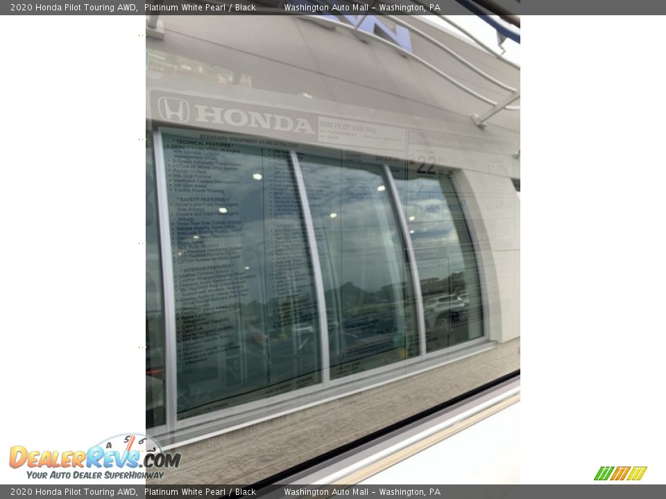 2020 Honda Pilot Touring AWD Platinum White Pearl / Black Photo #15