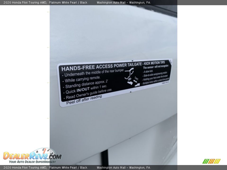 2020 Honda Pilot Touring AWD Platinum White Pearl / Black Photo #22