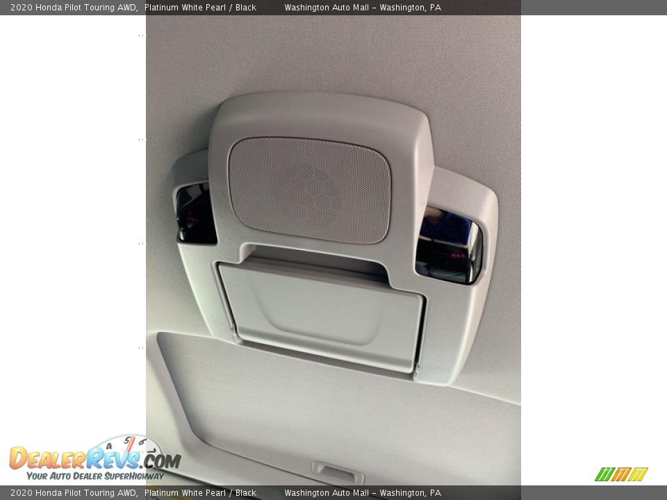 2020 Honda Pilot Touring AWD Platinum White Pearl / Black Photo #32
