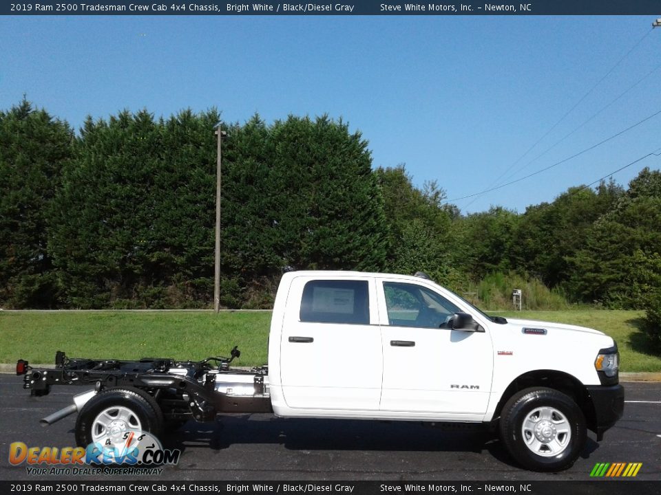 2019 Ram 2500 Tradesman Crew Cab 4x4 Chassis Bright White / Black/Diesel Gray Photo #5