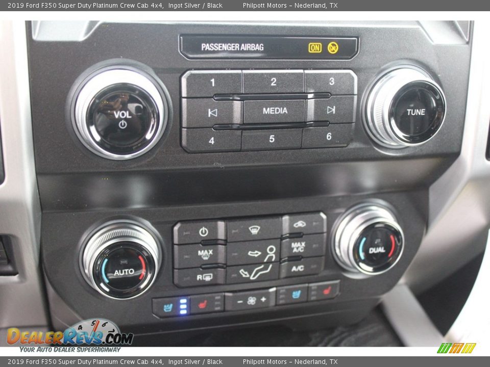 2019 Ford F350 Super Duty Platinum Crew Cab 4x4 Ingot Silver / Black Photo #18