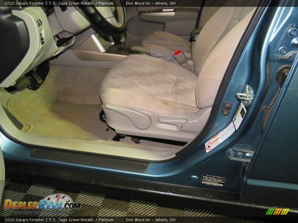 2010 Subaru Forester 2.5 X Sage Green Metallic / Platinum Photo #18
