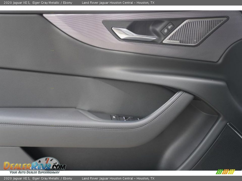 Door Panel of 2020 Jaguar XE S Photo #26
