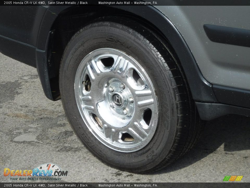 2005 Honda CR-V LX 4WD Satin Silver Metallic / Black Photo #3