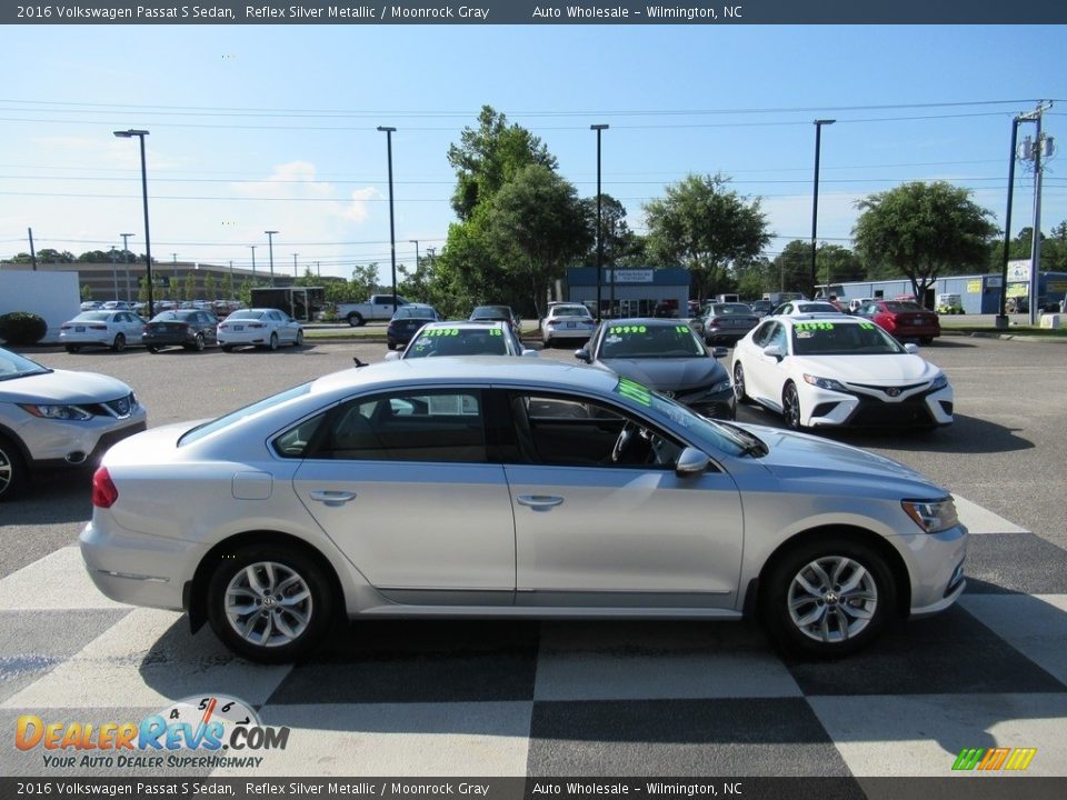 2016 Volkswagen Passat S Sedan Reflex Silver Metallic / Moonrock Gray Photo #3