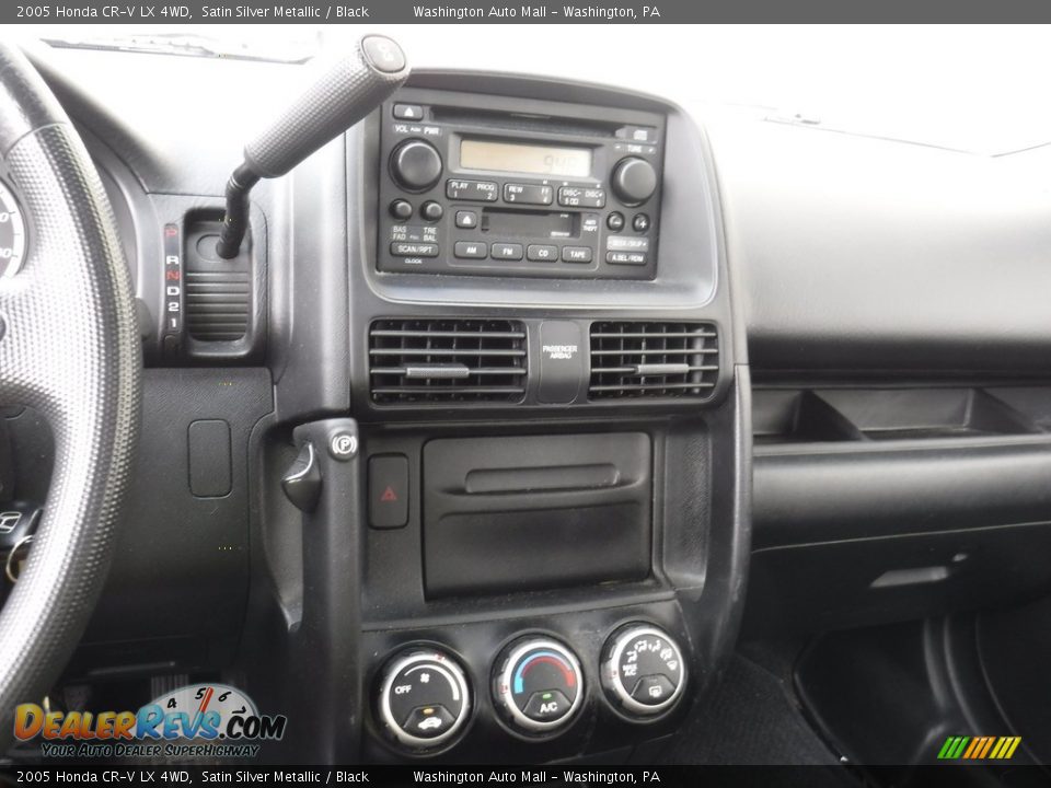 2005 Honda CR-V LX 4WD Satin Silver Metallic / Black Photo #16