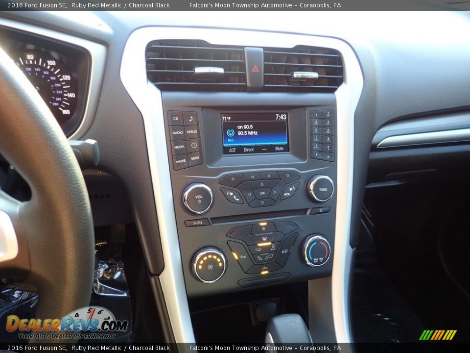 2016 Ford Fusion SE Ruby Red Metallic / Charcoal Black Photo #22