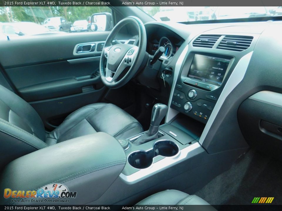 2015 Ford Explorer XLT 4WD Tuxedo Black / Charcoal Black Photo #22