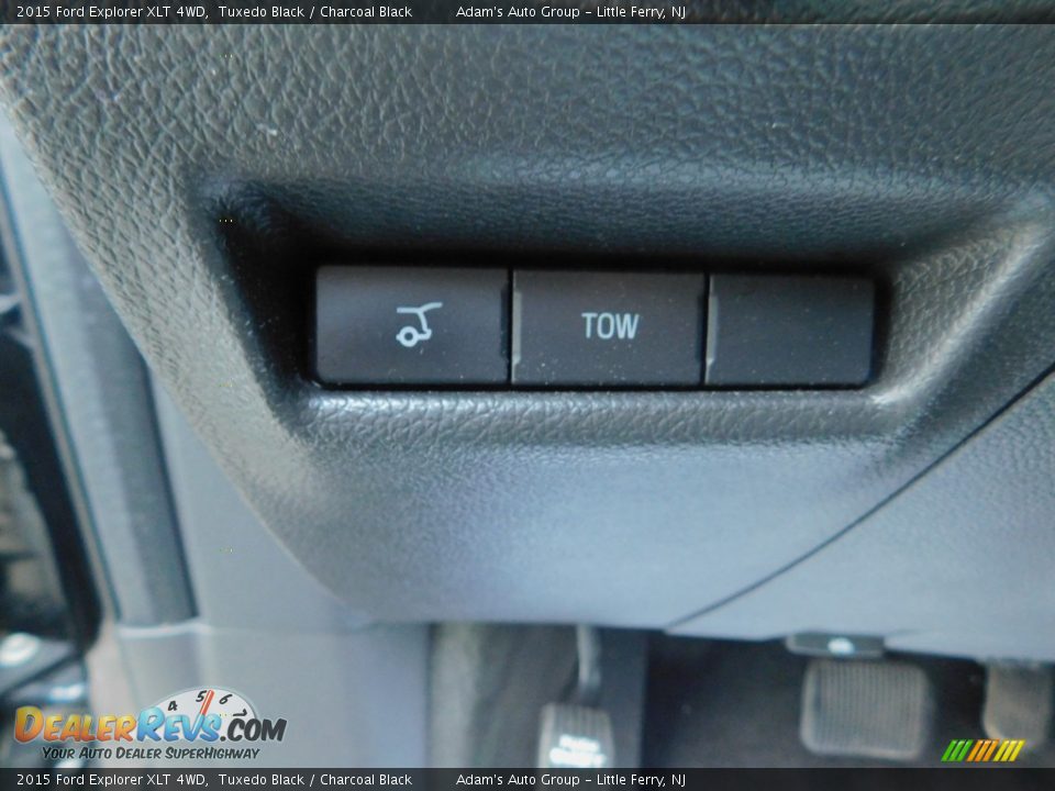 2015 Ford Explorer XLT 4WD Tuxedo Black / Charcoal Black Photo #32