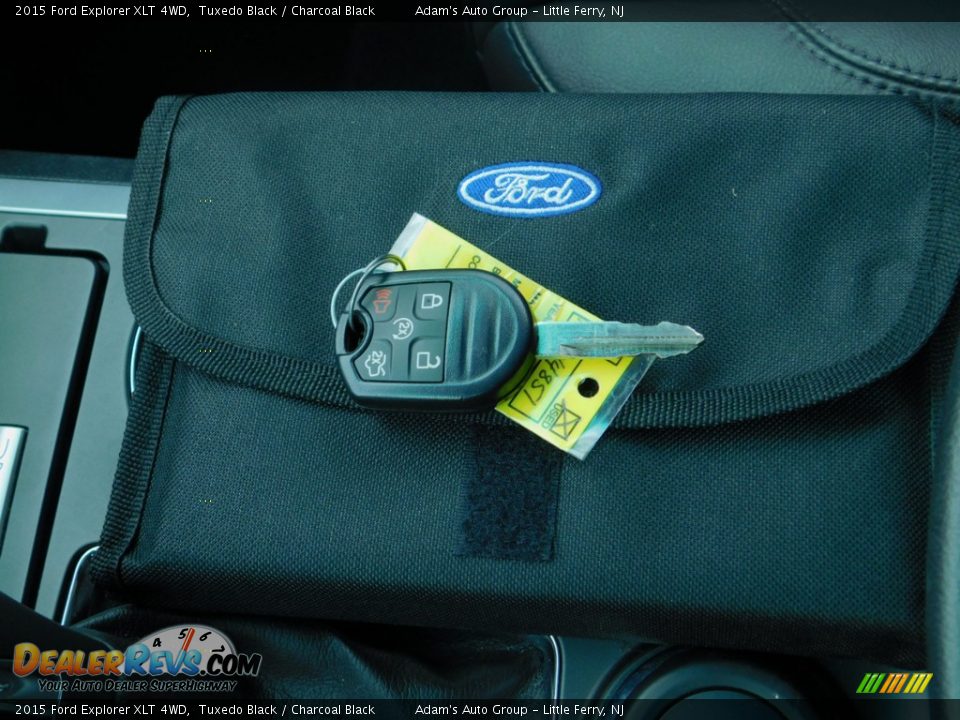 2015 Ford Explorer XLT 4WD Tuxedo Black / Charcoal Black Photo #33