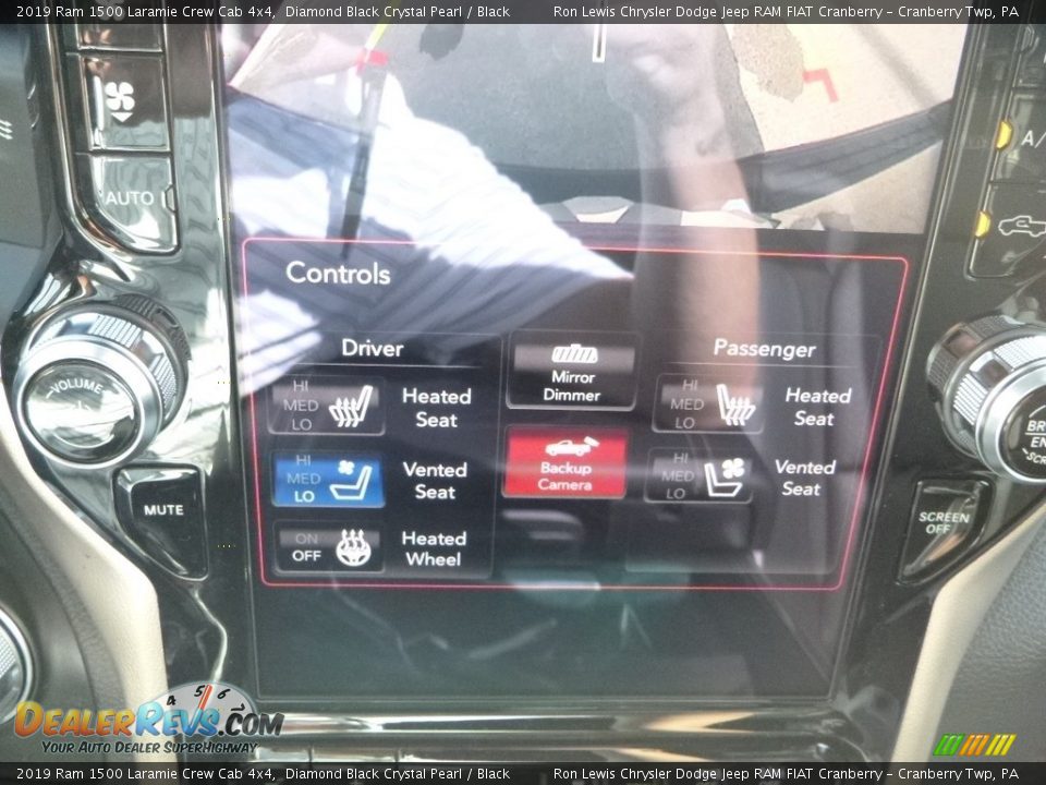 2019 Ram 1500 Laramie Crew Cab 4x4 Diamond Black Crystal Pearl / Black Photo #19