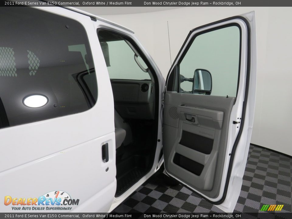 2011 Ford E Series Van E150 Commercial Oxford White / Medium Flint Photo #30