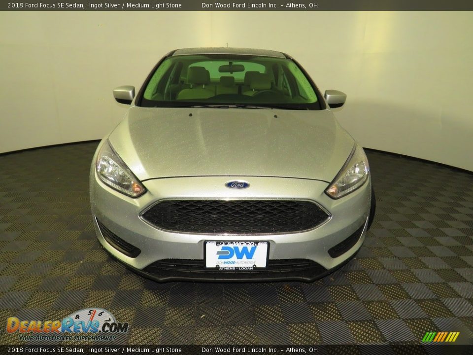 2018 Ford Focus SE Sedan Ingot Silver / Medium Light Stone Photo #4