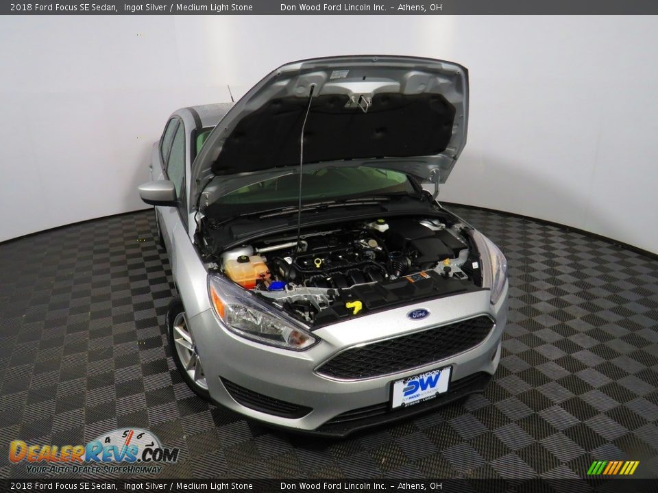 2018 Ford Focus SE Sedan Ingot Silver / Medium Light Stone Photo #5