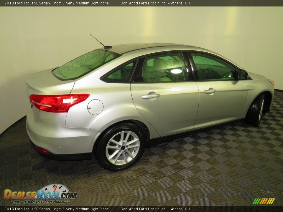 2018 Ford Focus SE Sedan Ingot Silver / Medium Light Stone Photo #13