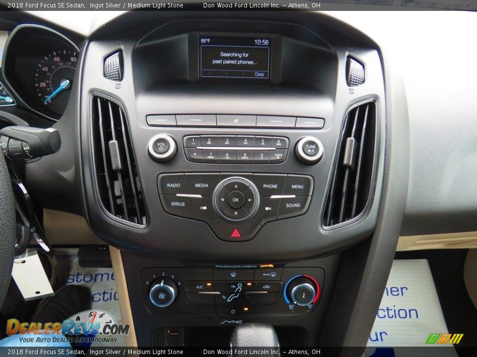 2018 Ford Focus SE Sedan Ingot Silver / Medium Light Stone Photo #34