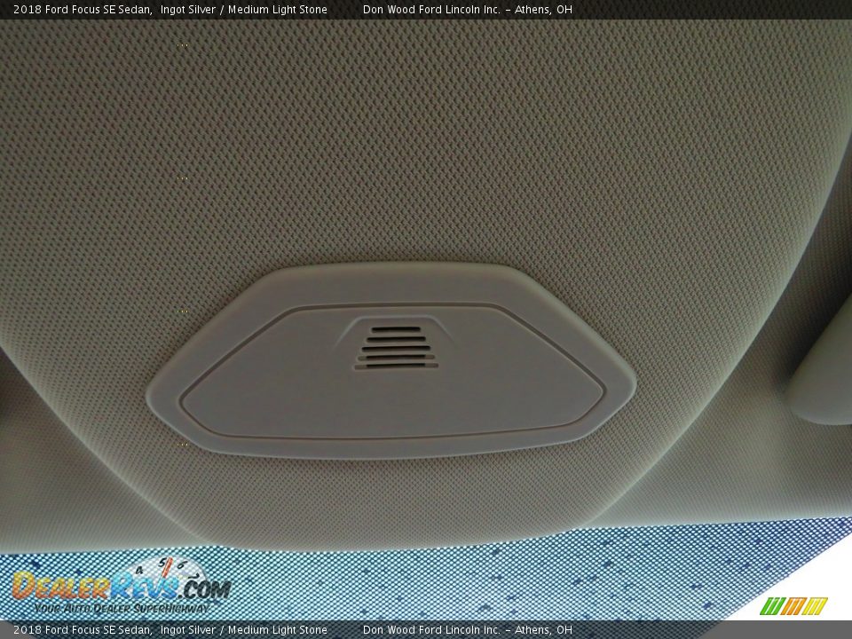 2018 Ford Focus SE Sedan Ingot Silver / Medium Light Stone Photo #36