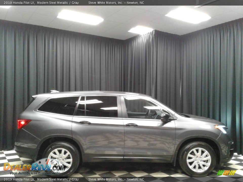2019 Honda Pilot LX Modern Steel Metallic / Gray Photo #5