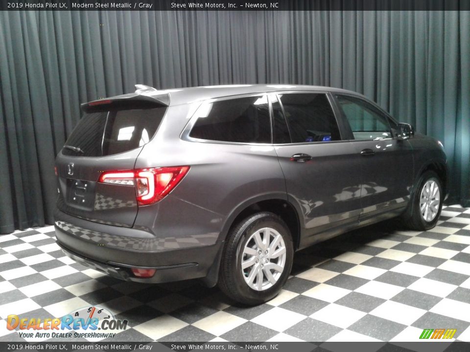 2019 Honda Pilot LX Modern Steel Metallic / Gray Photo #6