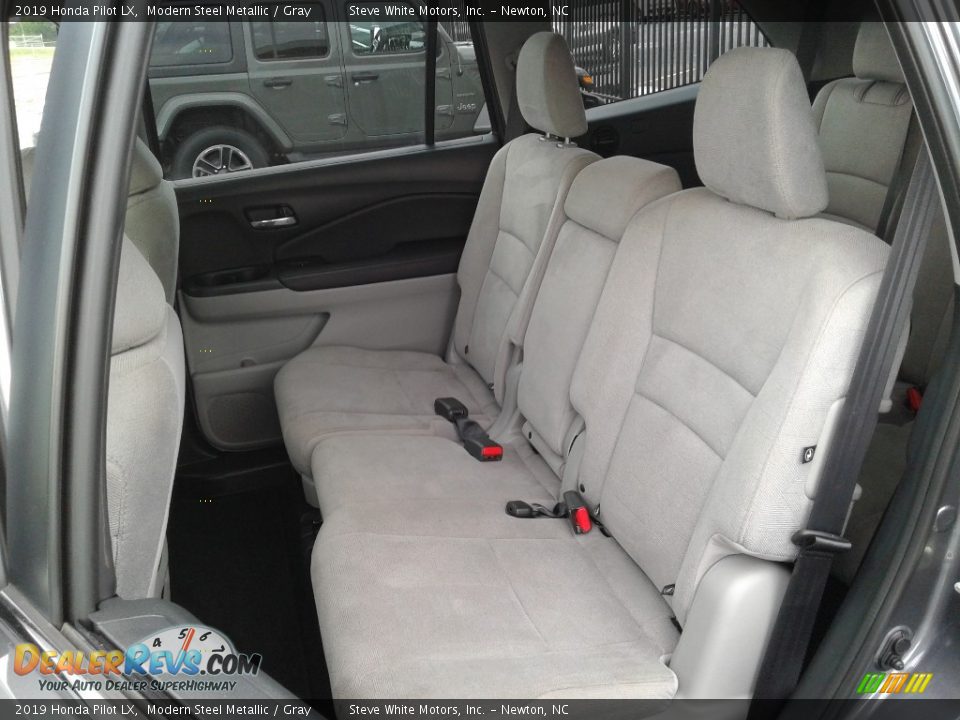 2019 Honda Pilot LX Modern Steel Metallic / Gray Photo #11
