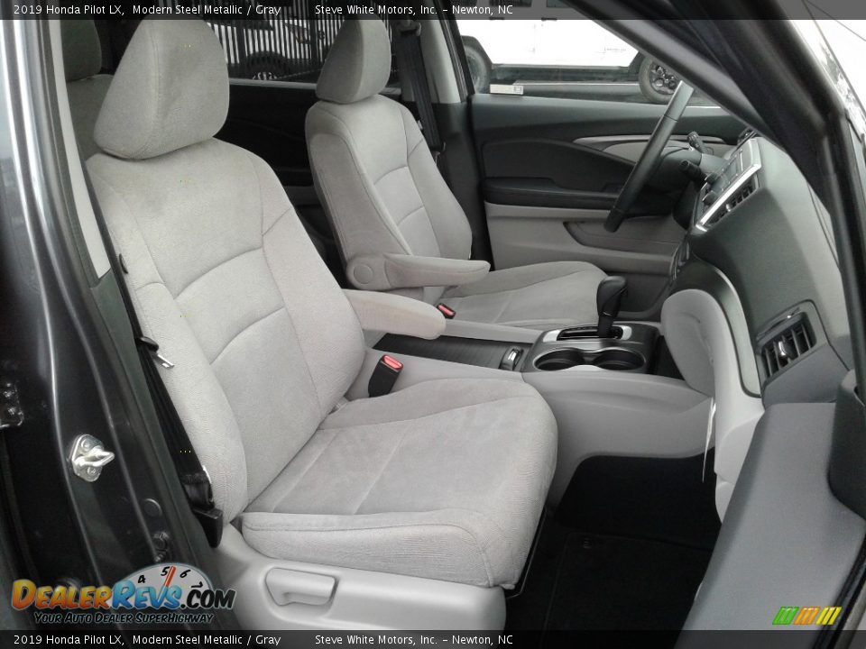 2019 Honda Pilot LX Modern Steel Metallic / Gray Photo #17