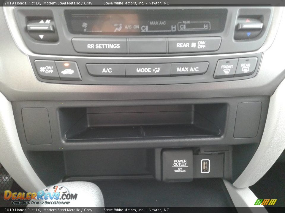 2019 Honda Pilot LX Modern Steel Metallic / Gray Photo #26