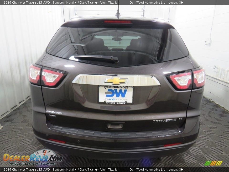 2016 Chevrolet Traverse LT AWD Tungsten Metallic / Dark Titanium/Light Titanium Photo #12