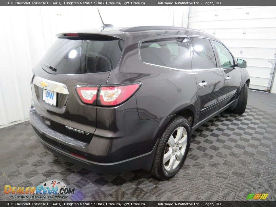 2016 Chevrolet Traverse LT AWD Tungsten Metallic / Dark Titanium/Light Titanium Photo #16