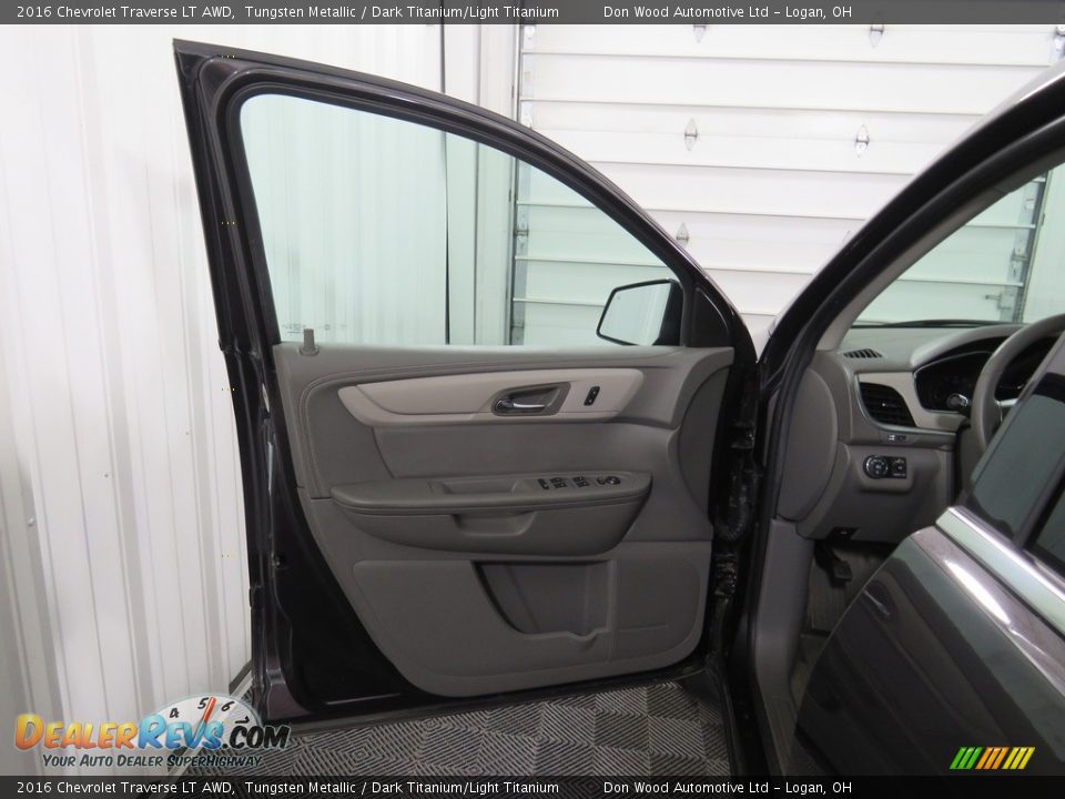 2016 Chevrolet Traverse LT AWD Tungsten Metallic / Dark Titanium/Light Titanium Photo #26