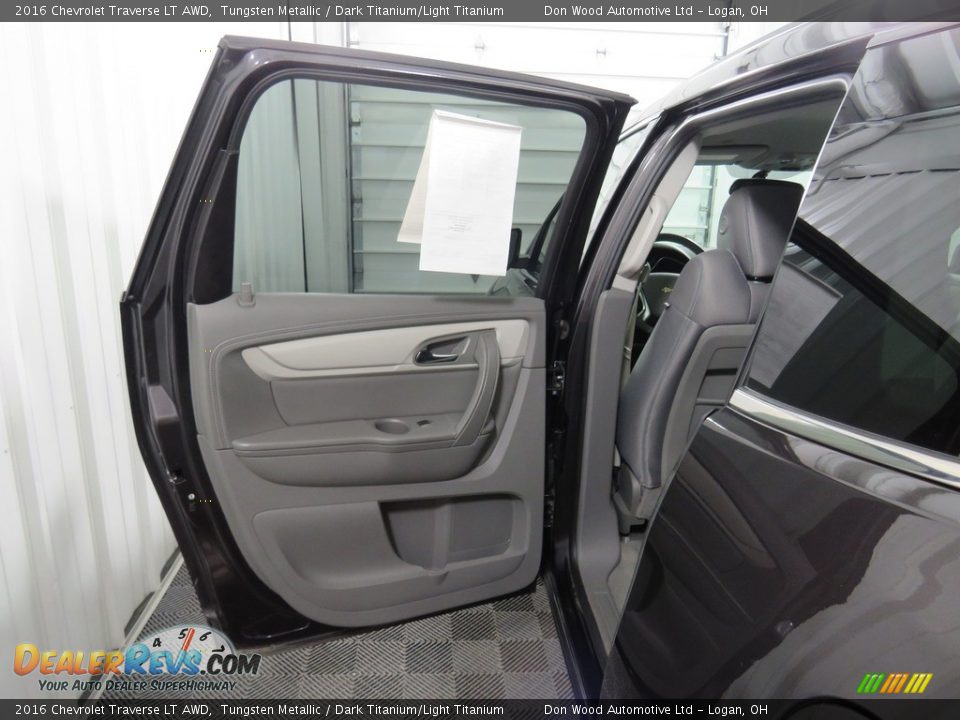 2016 Chevrolet Traverse LT AWD Tungsten Metallic / Dark Titanium/Light Titanium Photo #30