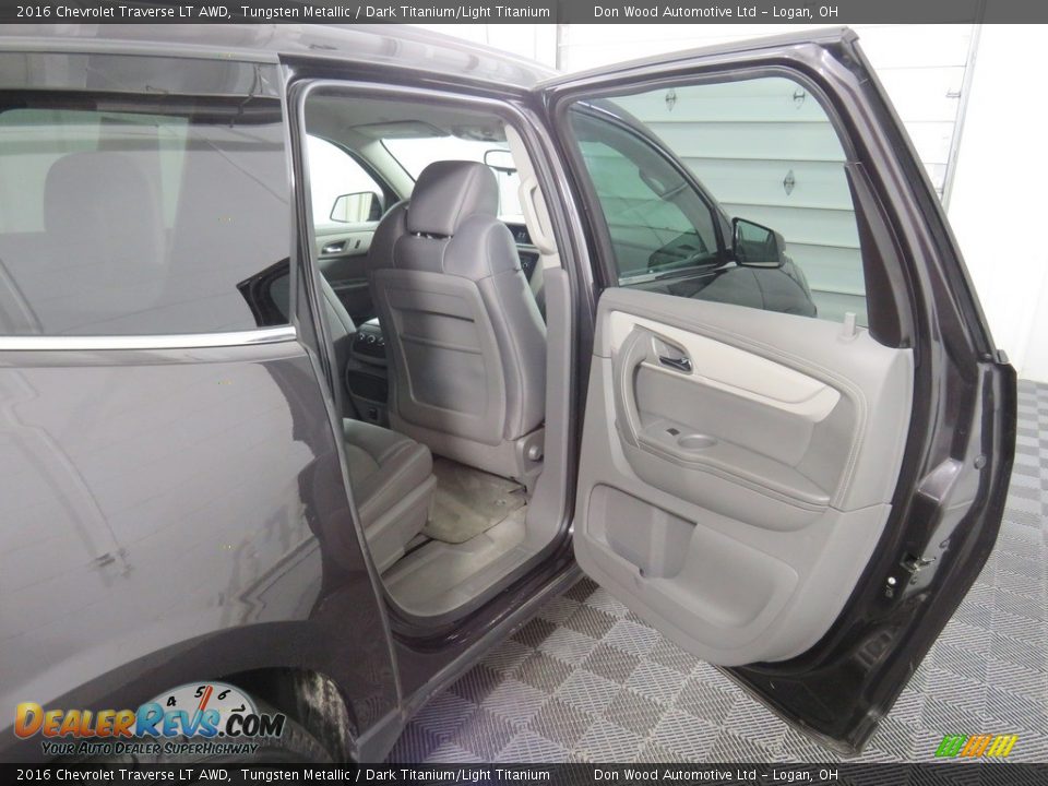 2016 Chevrolet Traverse LT AWD Tungsten Metallic / Dark Titanium/Light Titanium Photo #33